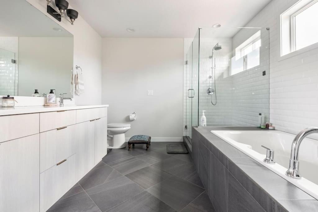 Comfy Family Home, Walkable Neighborhood + Patio! Portland Esterno foto