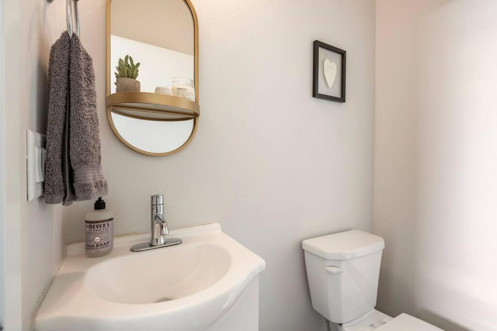 Comfy Family Home, Walkable Neighborhood + Patio! Portland Esterno foto